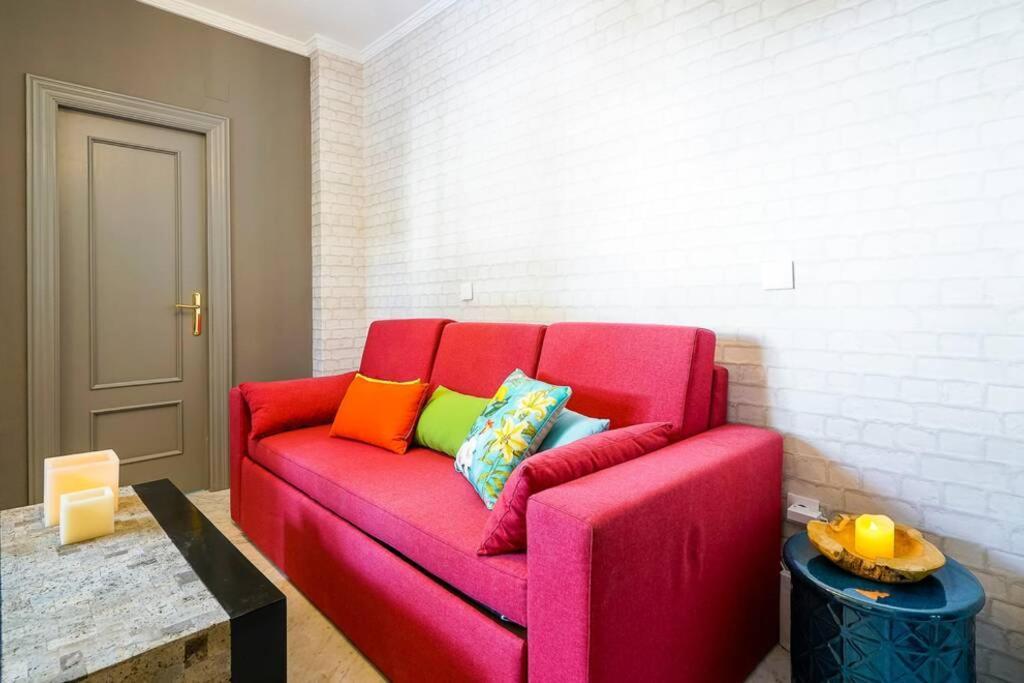 Lovely And Chic In The Heart Of Séville